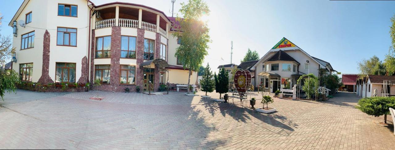 Pid Yavorom Hotel Drogomirchany Exterior photo