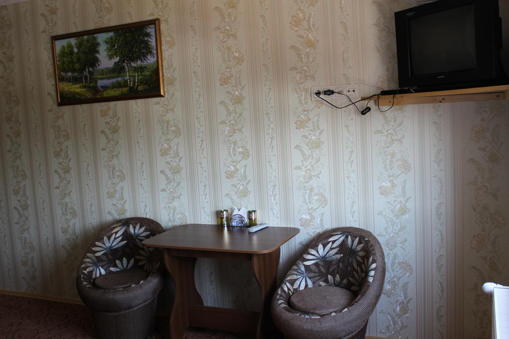 Pid Yavorom Hotel Drogomirchany Room photo