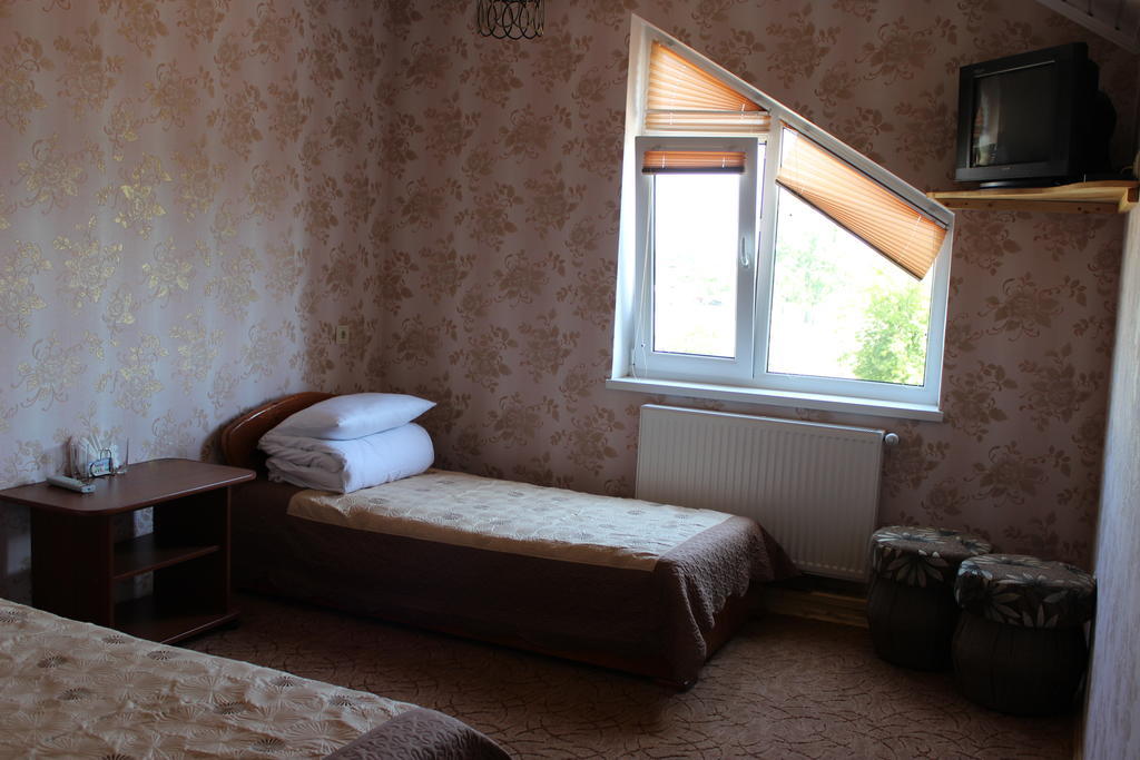 Pid Yavorom Hotel Drogomirchany Room photo