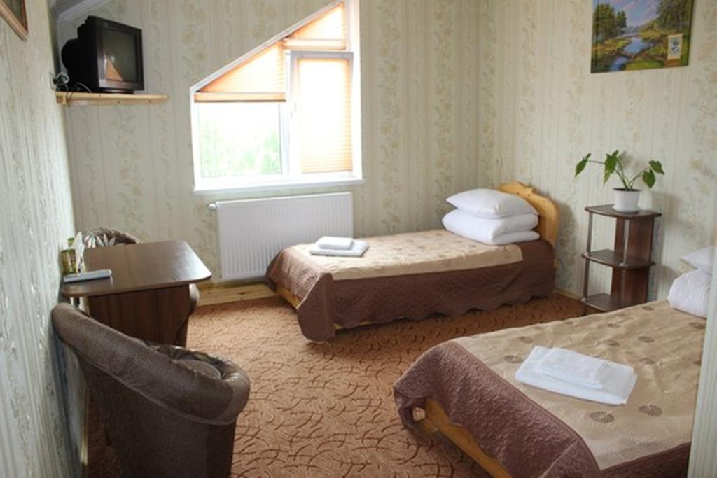 Pid Yavorom Hotel Drogomirchany Room photo
